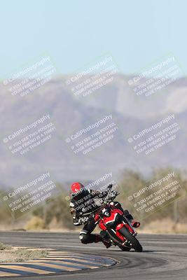 media/Dec-04-2025-Racers Edge (Thu) [[5ebc9f124d]]/3-B Group/1-Session 1 (Turn 7)/